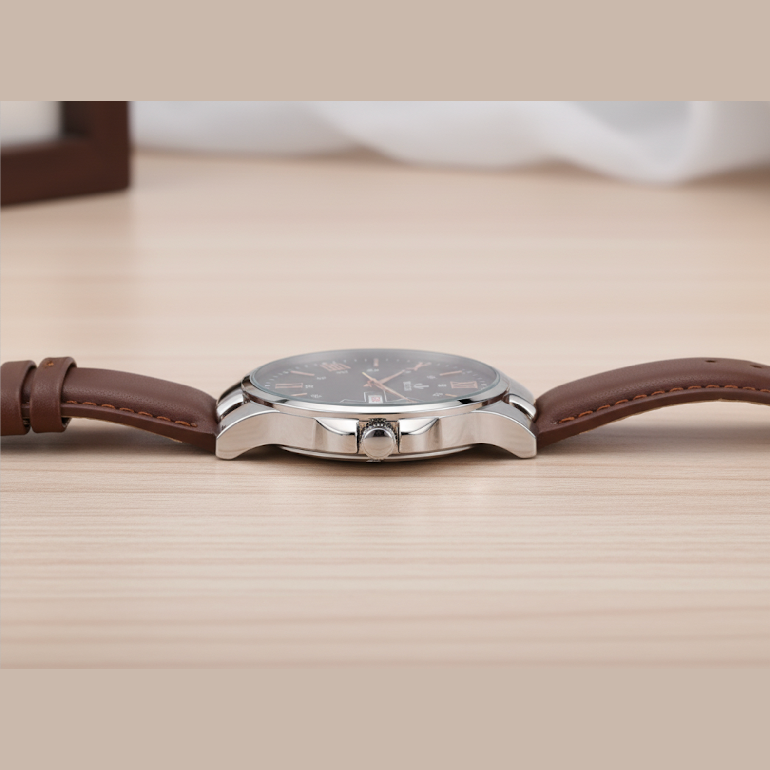 WILTON D-45 Analog Watch M/L – Leather Strap, Steel Back