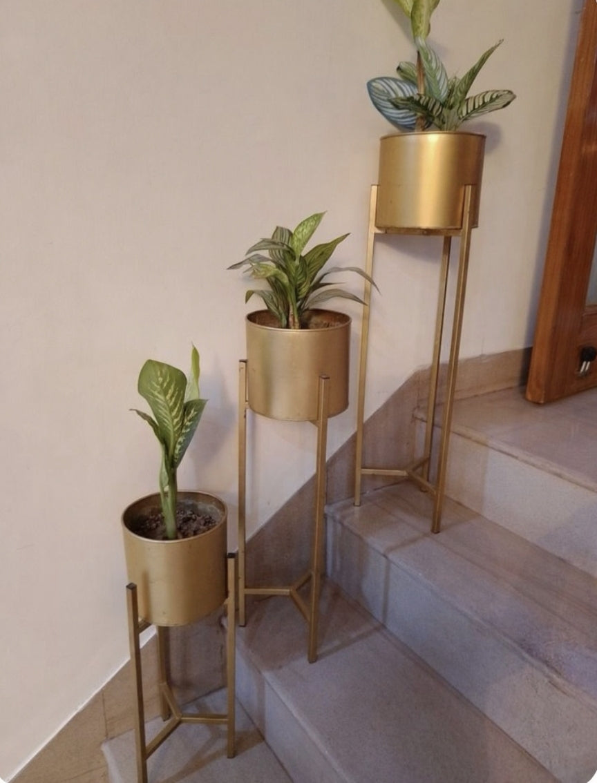 Metal Planter Stand Set of 3 – Decorative Flower Pots for Home, Balcony & Garden