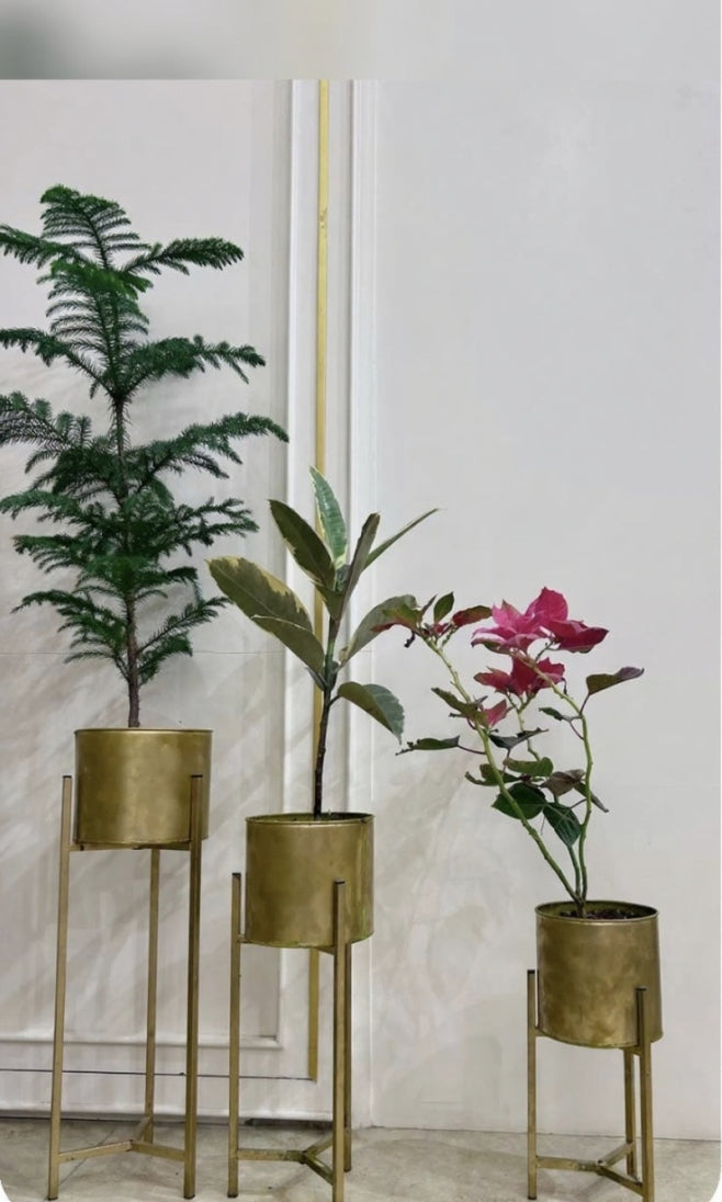 Metal Planter Stand Set of 3 – Decorative Flower Pots for Home, Balcony & Garden
